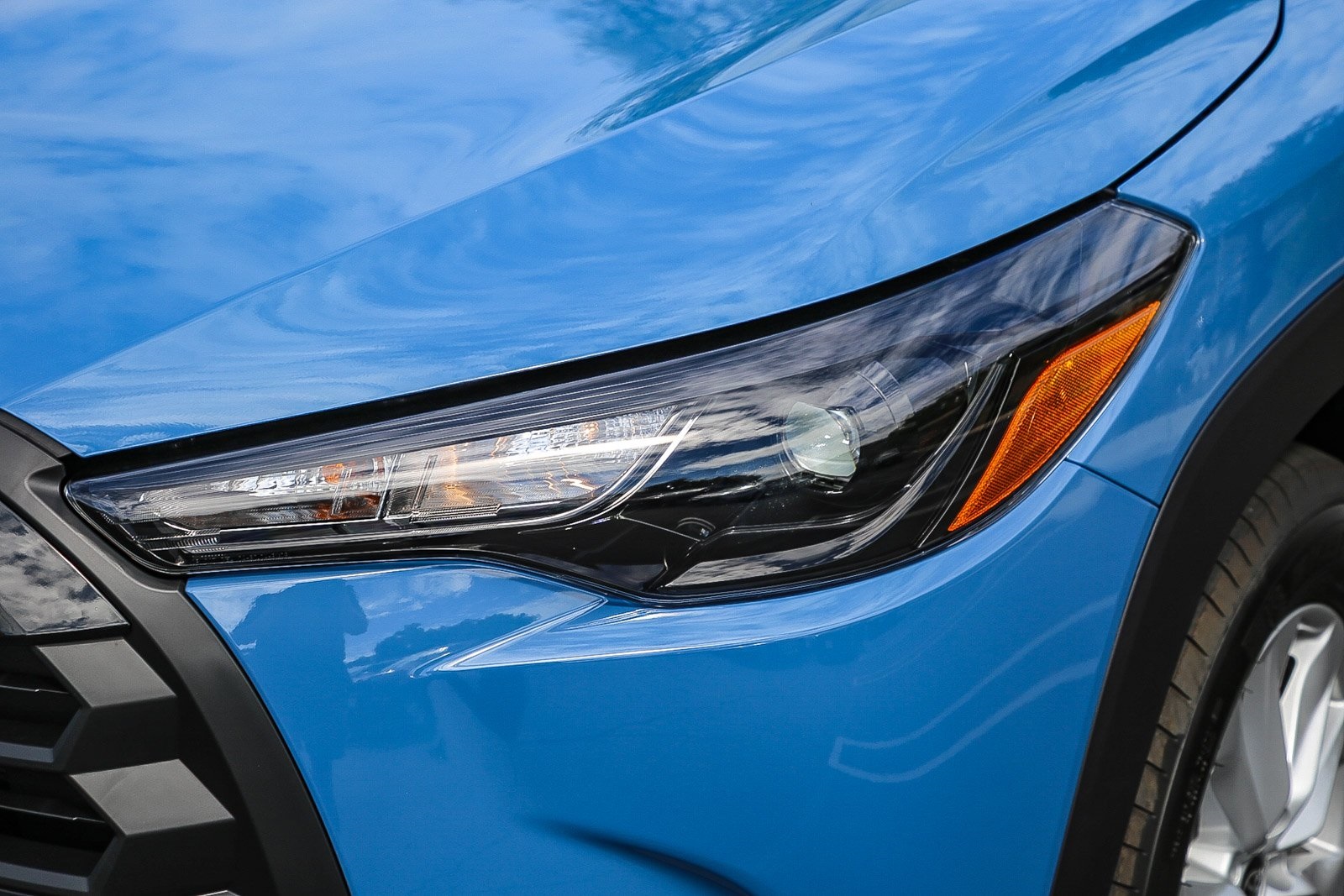 2026 Toyota Corolla Cross LE photo 4