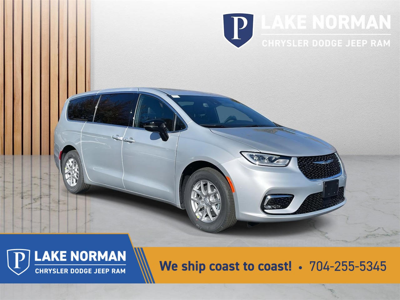 2026 Chrysler Pacifica Select's photo