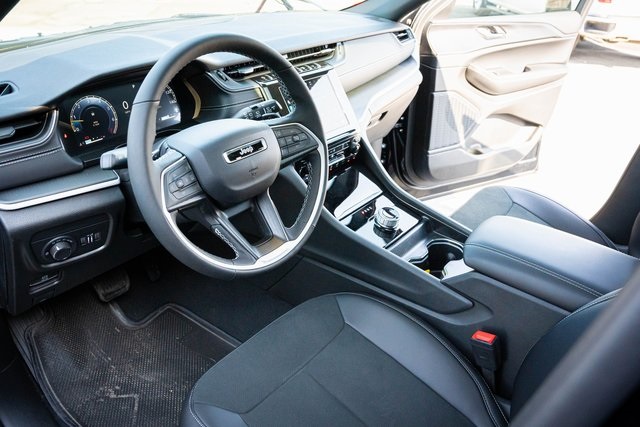 New 2025 Jeep Grand Cherokee SUV
