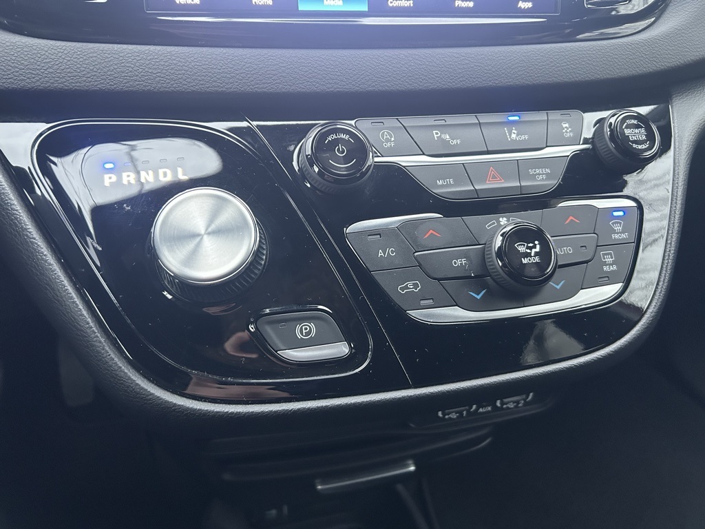 used 2025 Chrysler Pacifica car, priced at $29,994