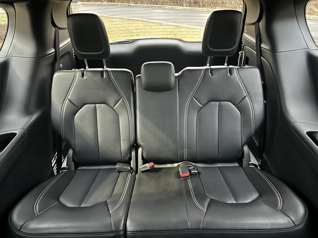 used 2025 Chrysler Pacifica car, priced at $29,994