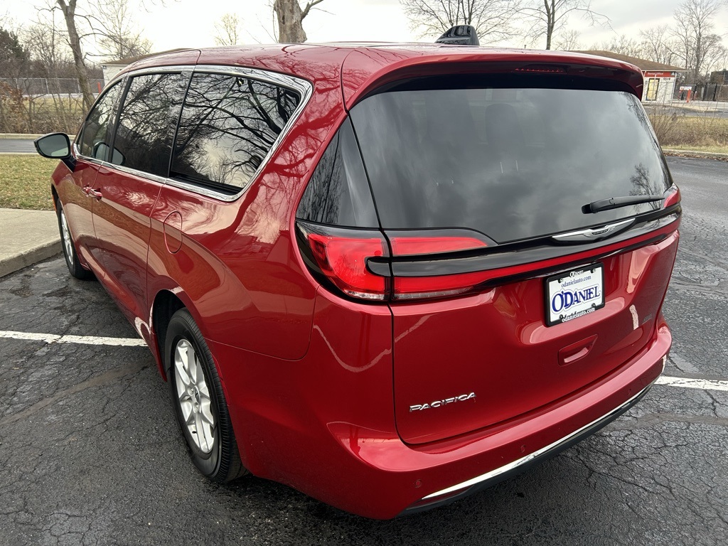 used 2025 Chrysler Pacifica car, priced at $29,994