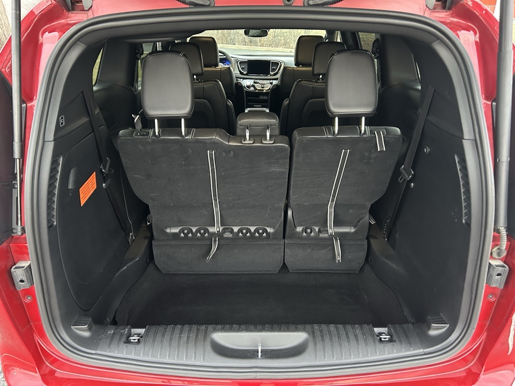 used 2025 Chrysler Pacifica car, priced at $29,994