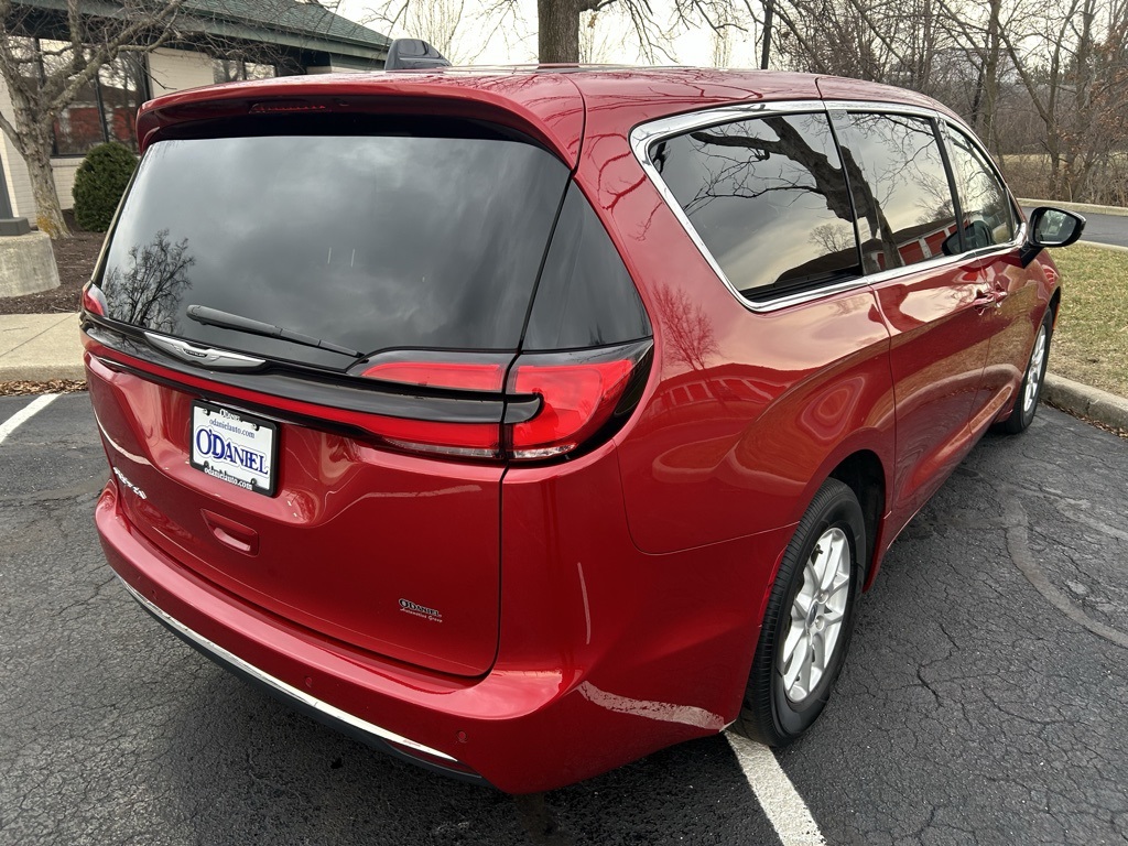 used 2025 Chrysler Pacifica car, priced at $29,994