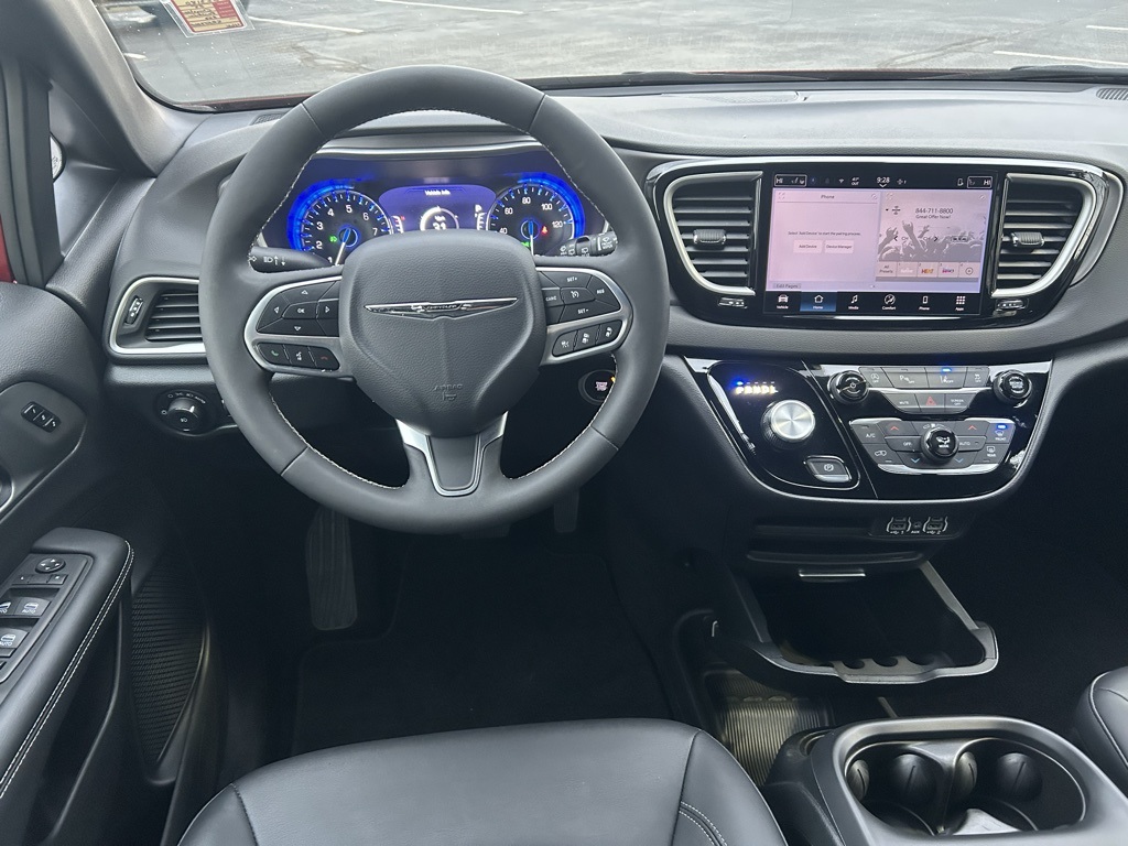 used 2025 Chrysler Pacifica car, priced at $29,994