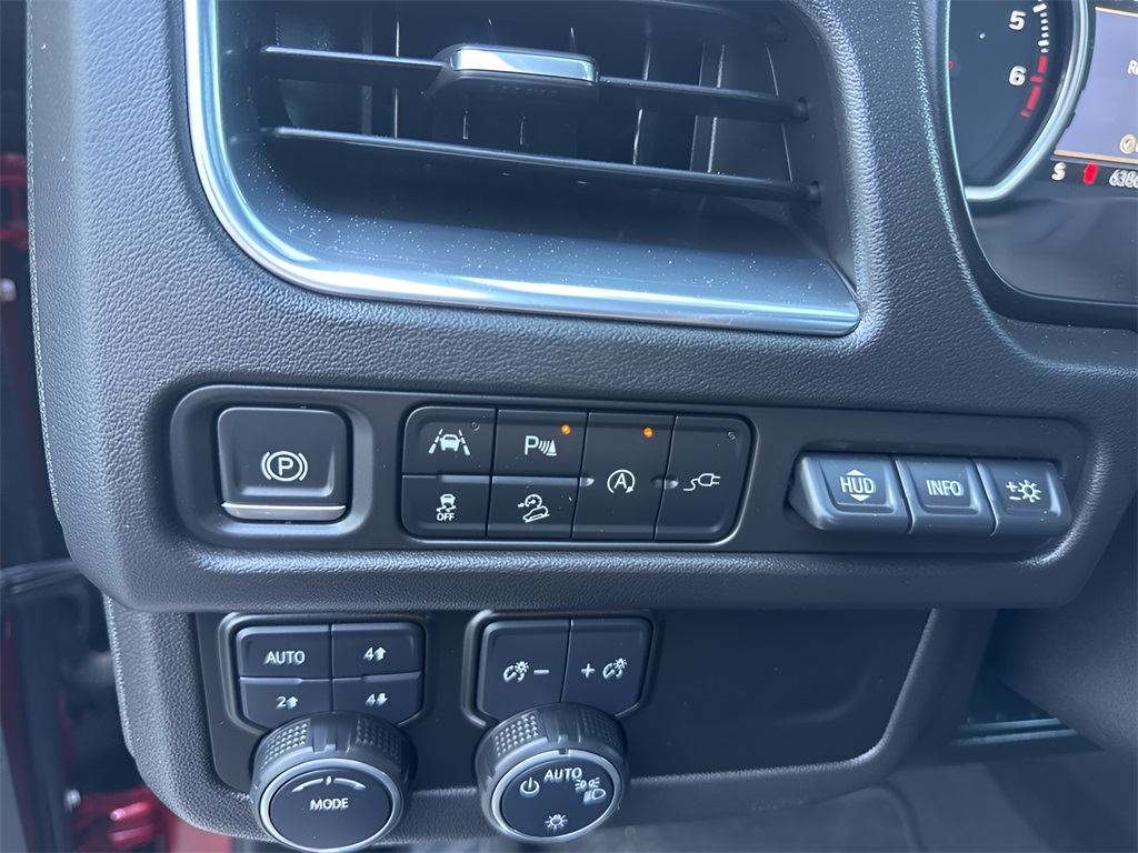 2021 Chevrolet Tahoe Premier photo 2