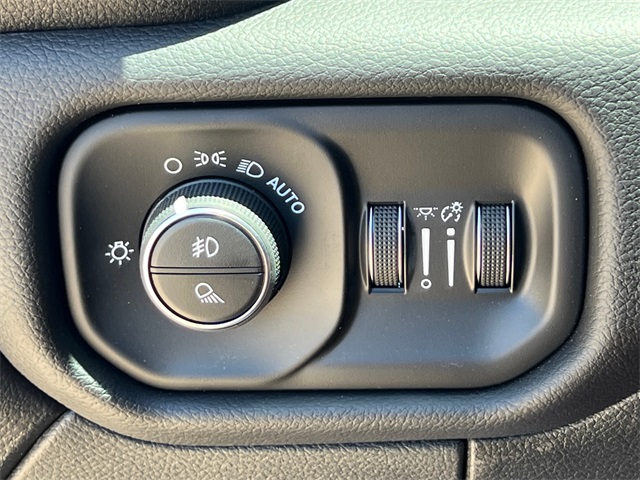 2025 Ram 2500 Laramie photo 19