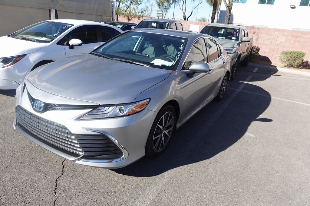 2024 Toyota Camry XLE's photo