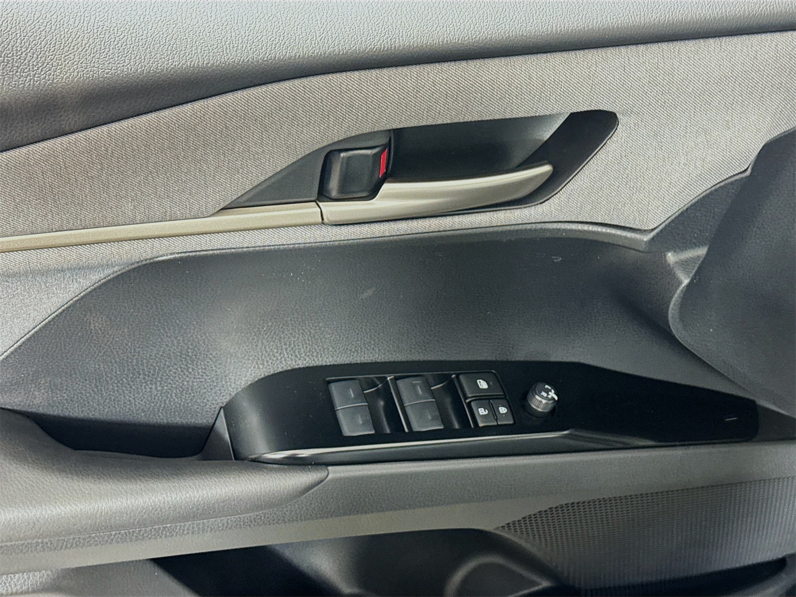 2026 Toyota Camry LE photo 14