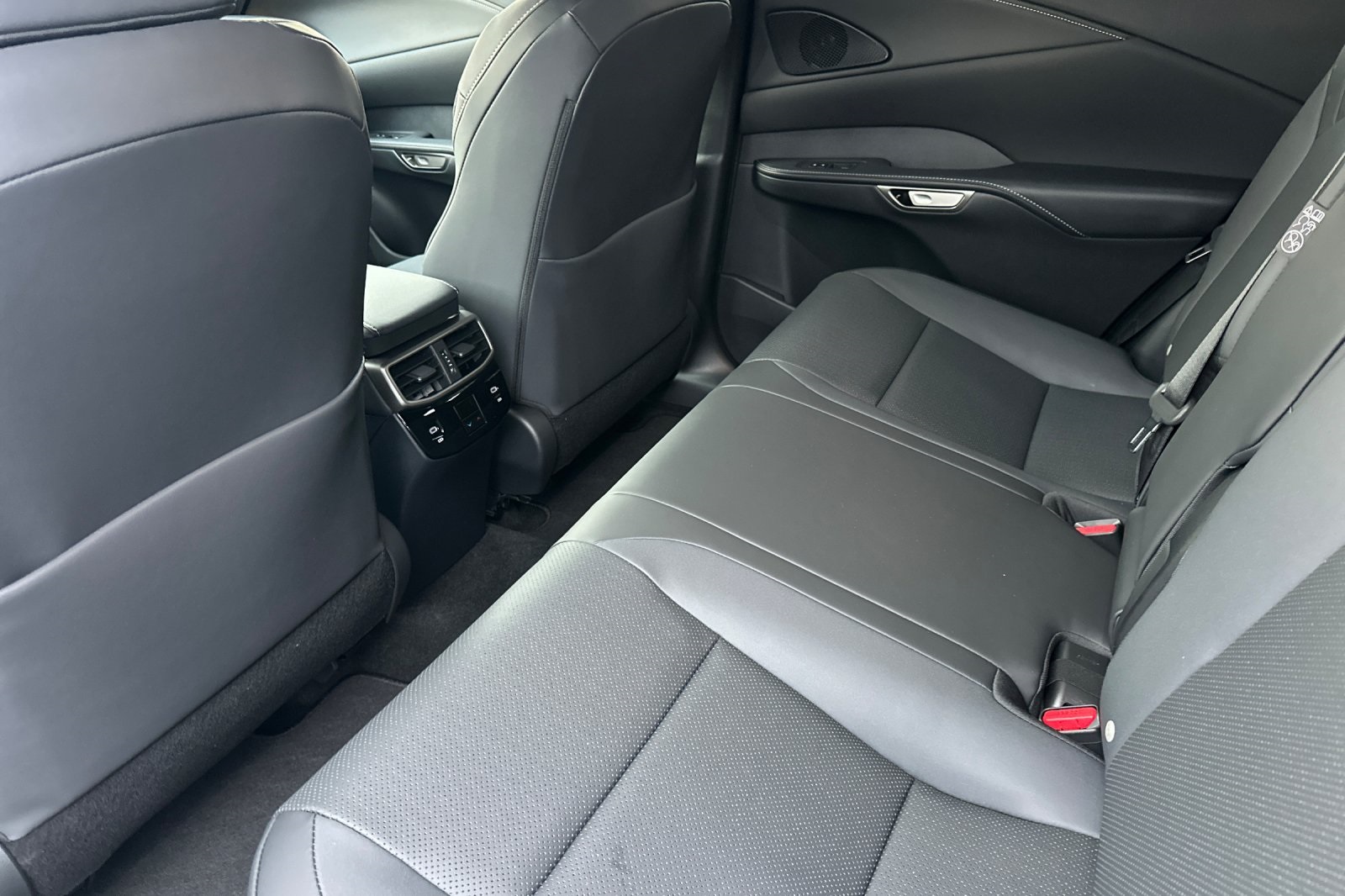 2025 Lexus RX 350 Premium photo 4