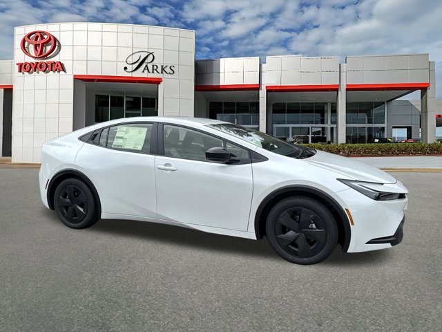 2026 Toyota Prius LE's photo