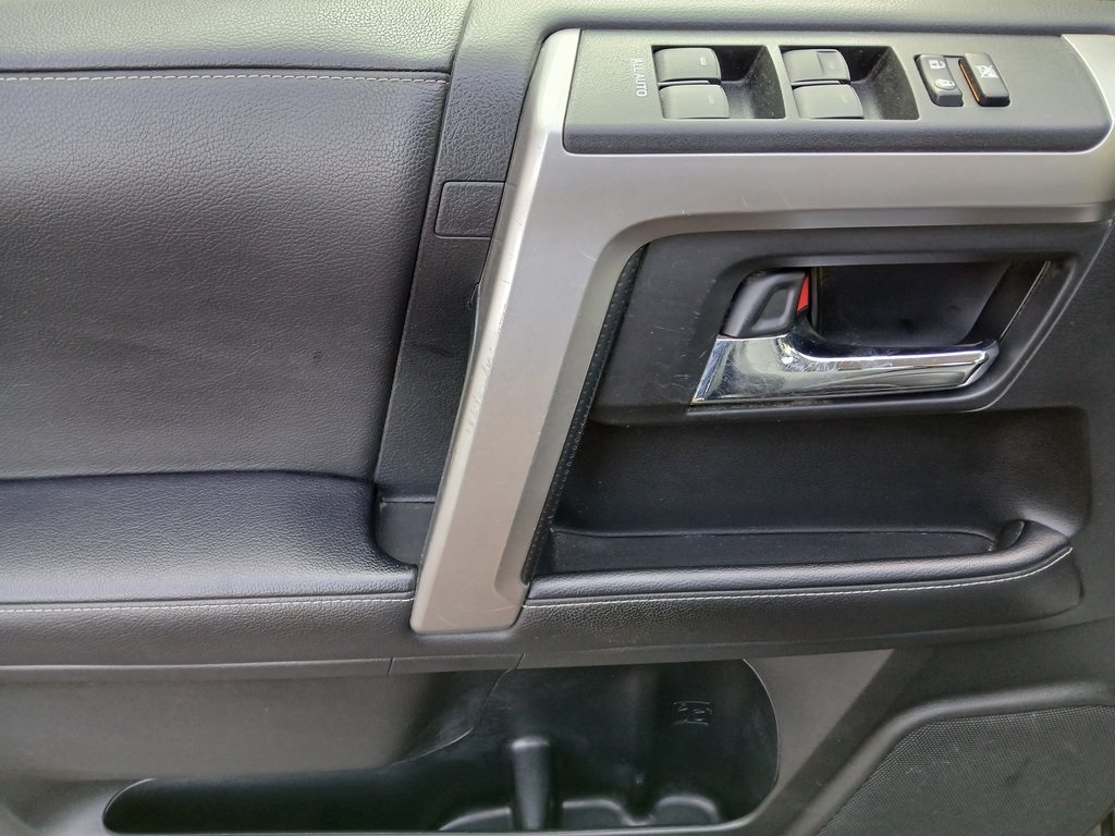 2020 Toyota 4Runner SR5 Premium 4WD photo 3