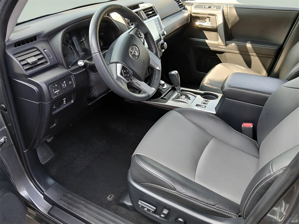 2020 Toyota 4Runner SR5 Premium 4WD photo 4
