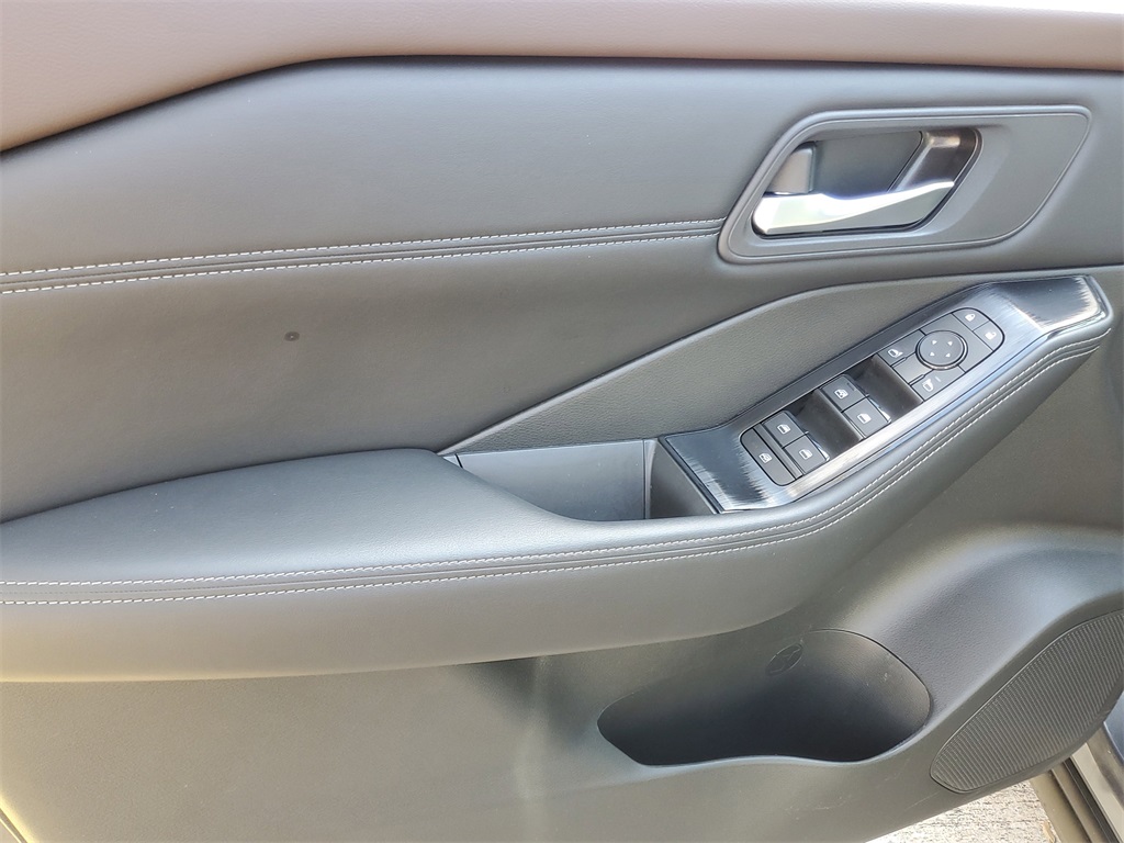 used 2023 Nissan Rogue car, priced at $22,456