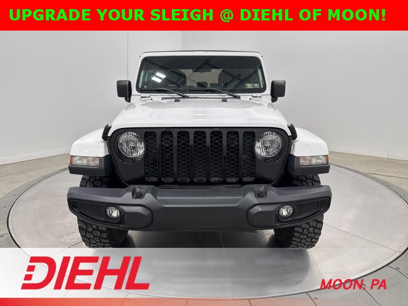 2021 Jeep Gladiator Willys photo 2