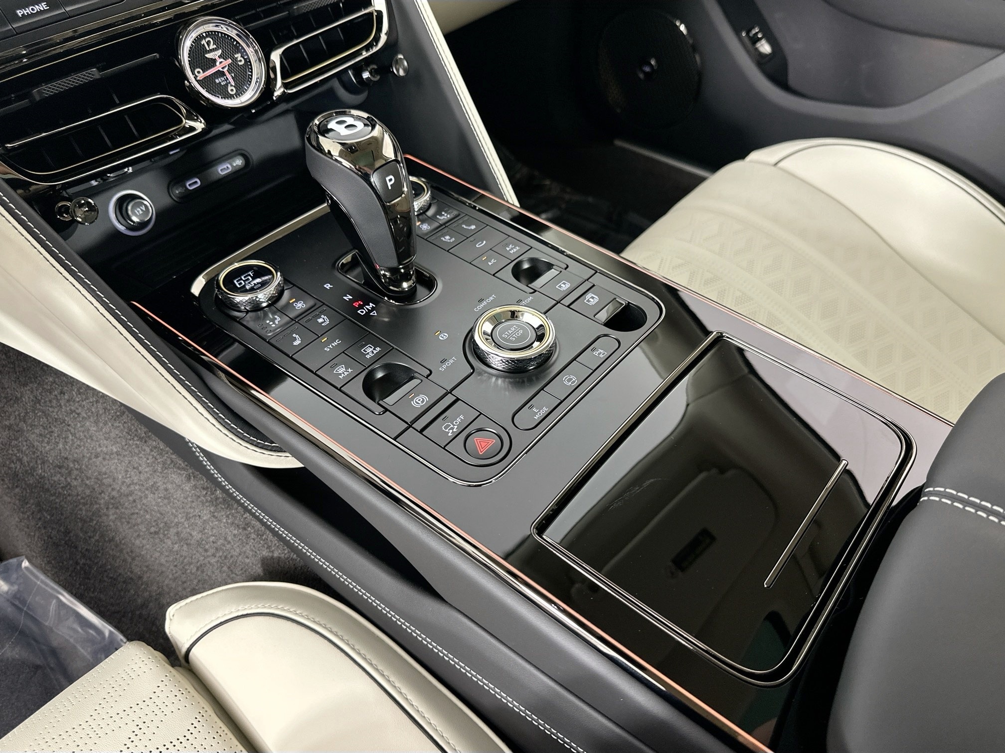 new 2025 Bentley Flying Spur car