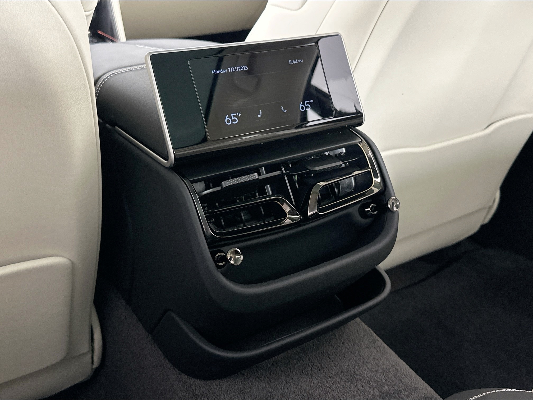 new 2025 Bentley Flying Spur car