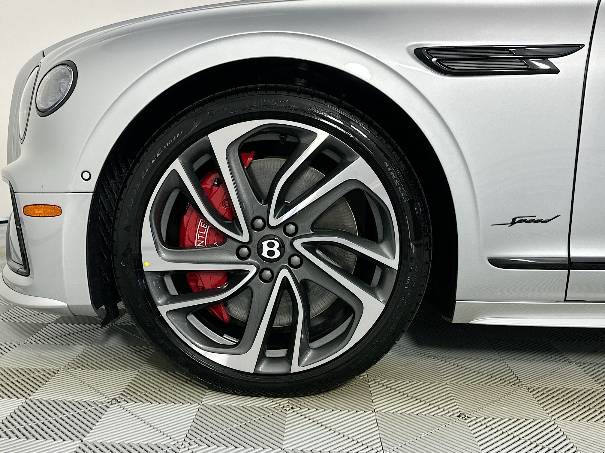 new 2025 Bentley Flying Spur car