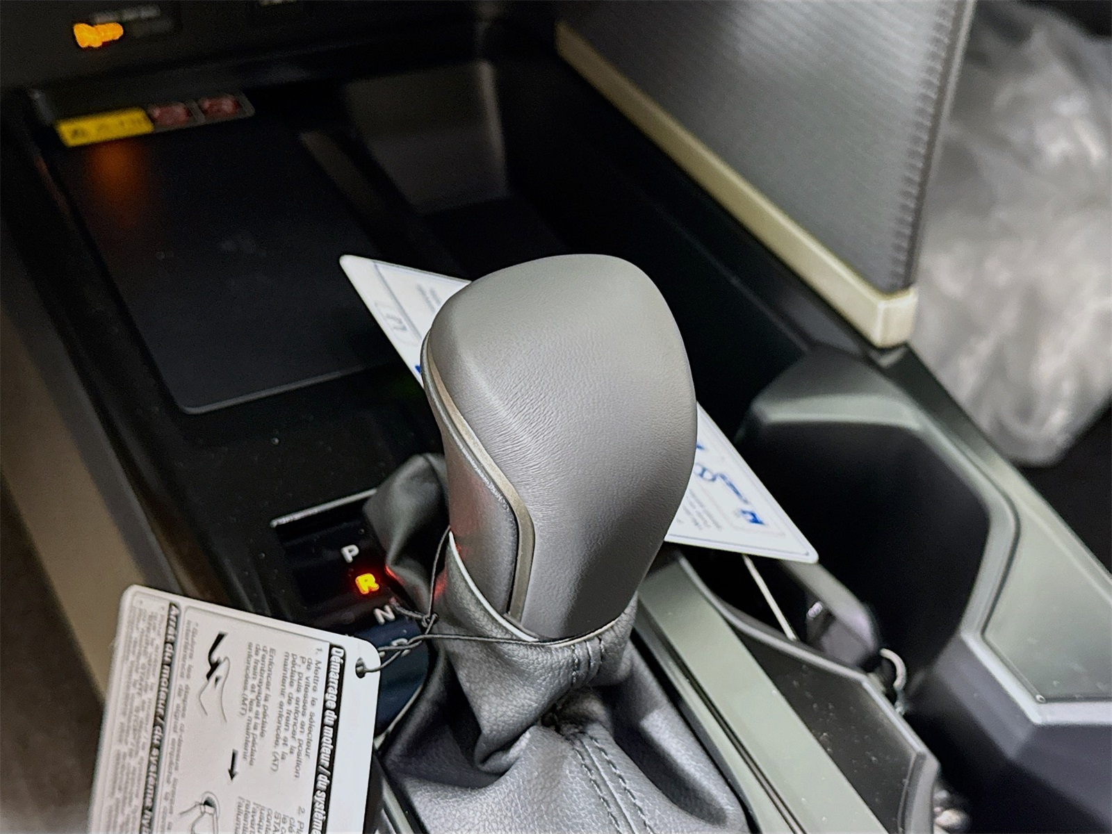 2025 Toyota Camry SE photo 9