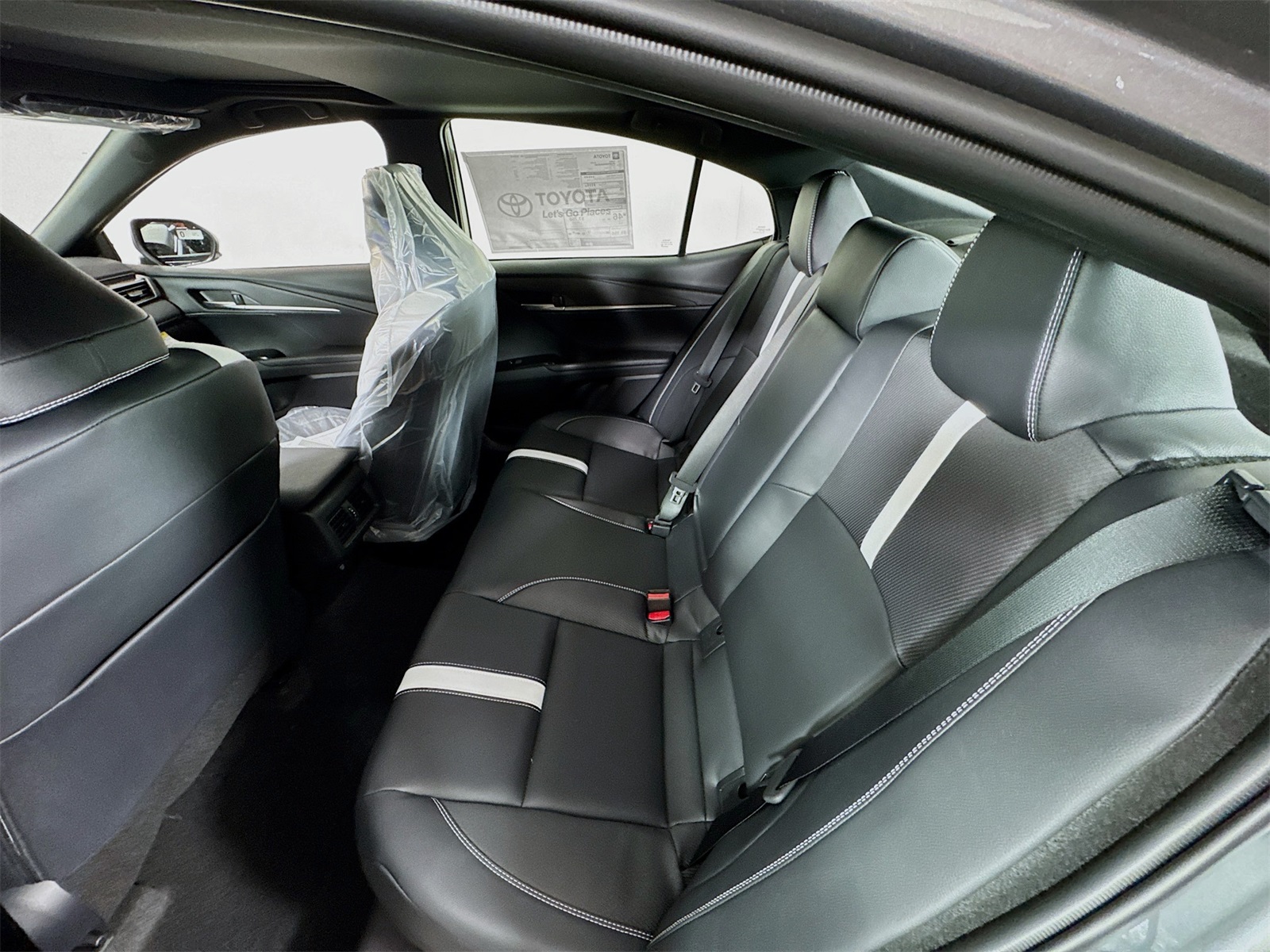 2025 Toyota Camry SE photo 11
