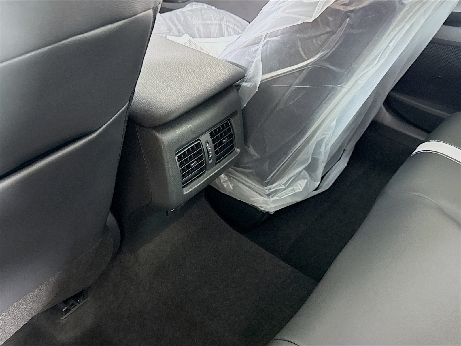 2025 Toyota Camry SE photo 12