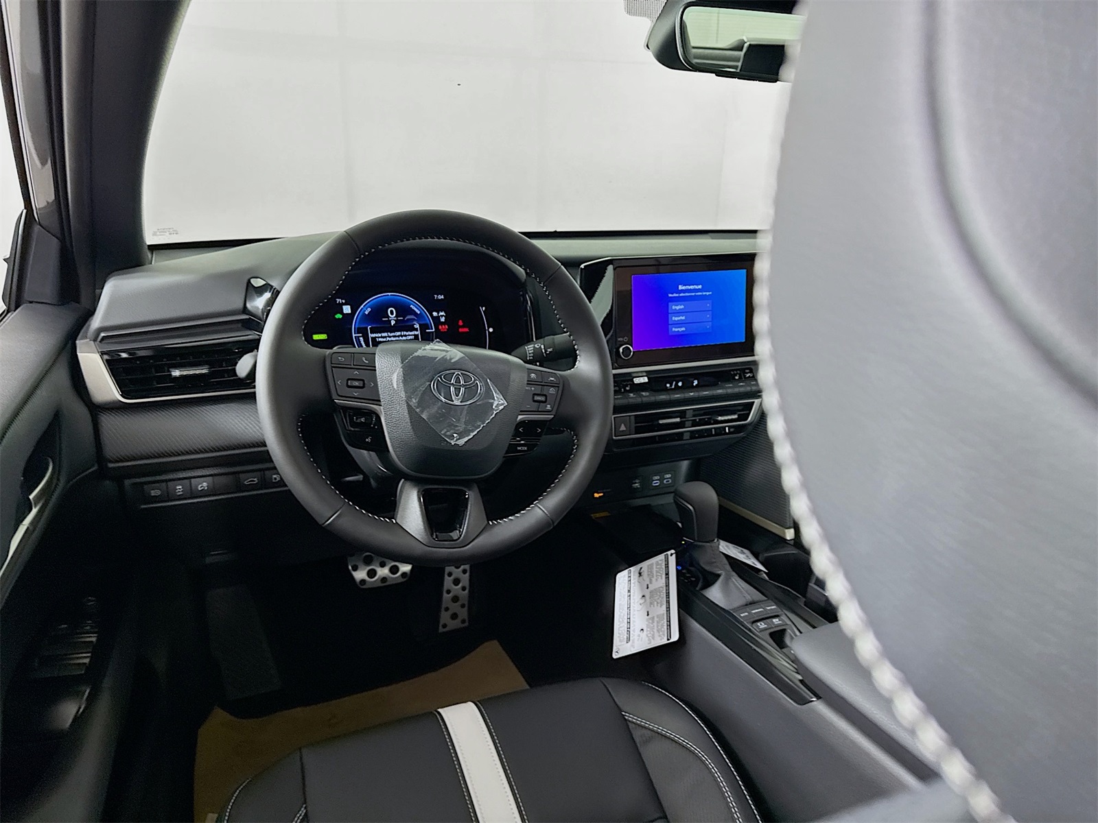 2025 Toyota Camry SE photo 13