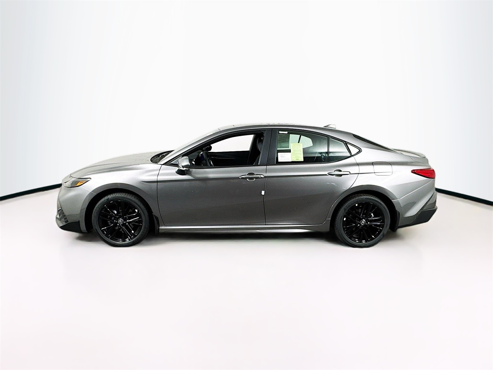 2025 Toyota Camry SE photo 2