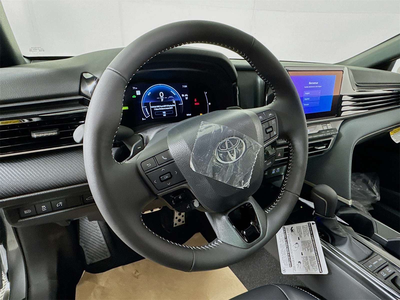 2025 Toyota Camry SE photo 5