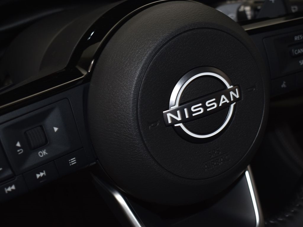 2025 Nissan Pathfinder Platinum photo 10