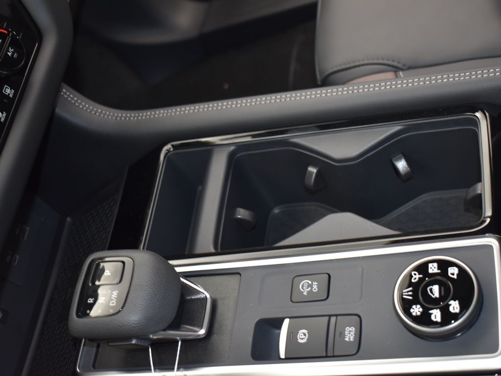2025 Nissan Pathfinder Platinum photo 20