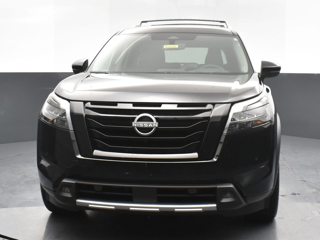 2025 Nissan Pathfinder Platinum photo 26