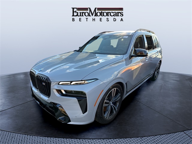 2023 BMW X7 M60i's photo
