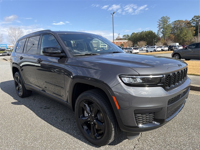 2025 Jeep Grand Cherokee Altitude X photo 2
