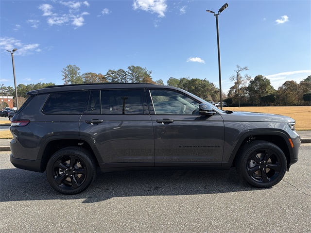2025 Jeep Grand Cherokee Altitude X photo 3