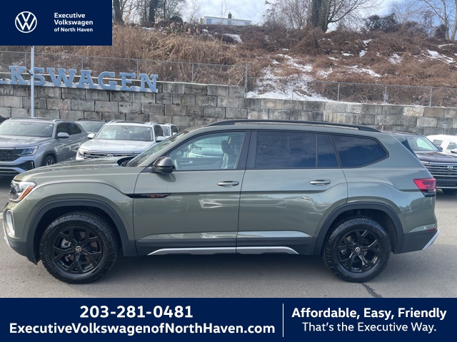 2024 Volkswagen Atlas Atlas Peak Edition's photo