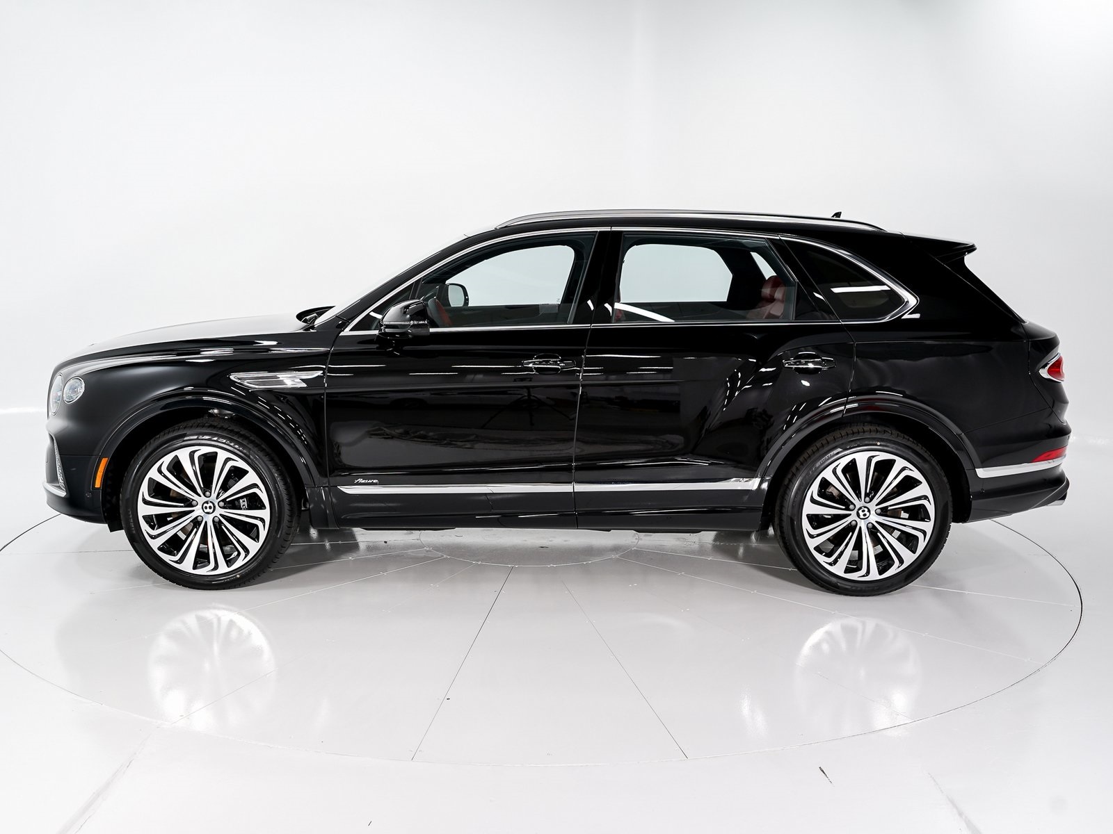 2025 Bentley Bentayga Azure V8 photo 2