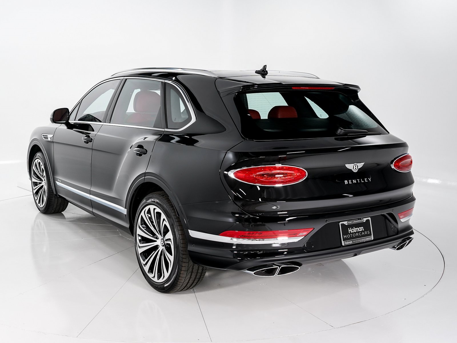 2025 Bentley Bentayga Azure V8 photo 3