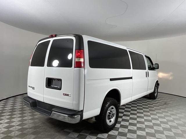 2014 Gmc Savana 3500 LT photo 2