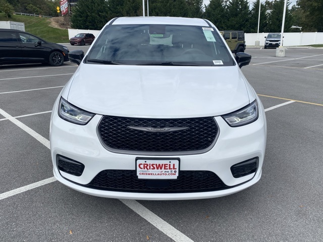 new 2026 Chrysler Pacifica car, priced at $36,586