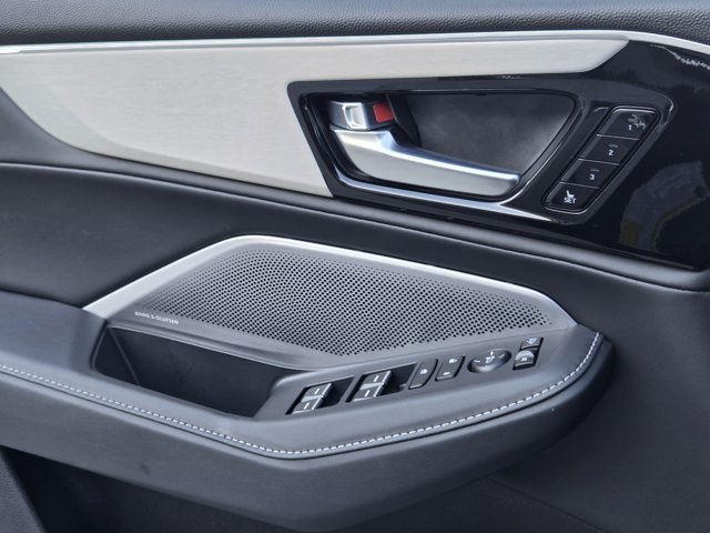 used 2025 Acura MDX car, priced at $50,700