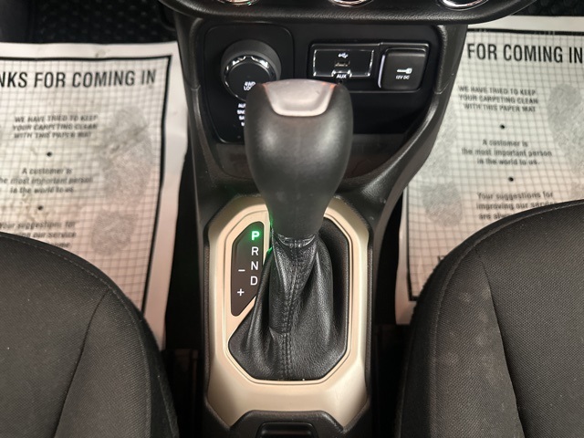 2017 Jeep Renegade Latitude photo 16
