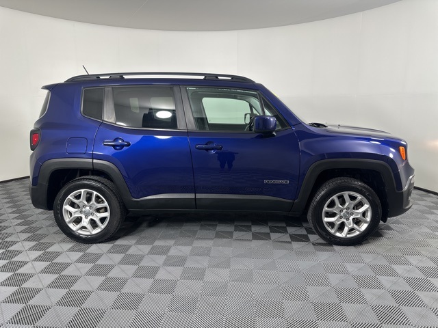 2017 Jeep Renegade Latitude photo 2