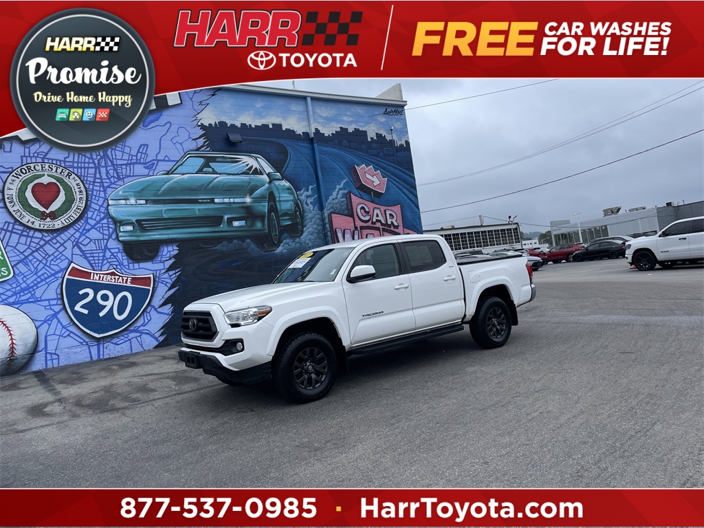 2022 Toyota Tacoma SR5's photo