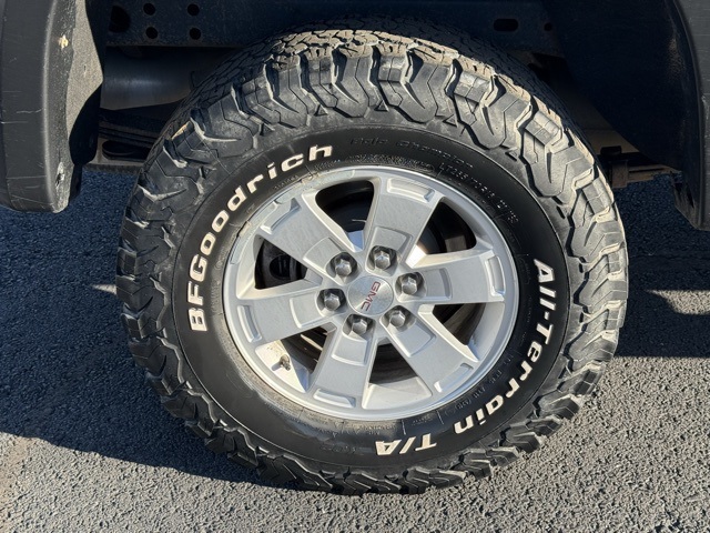 used 2019 GMC Canyon car, priced at $21,555