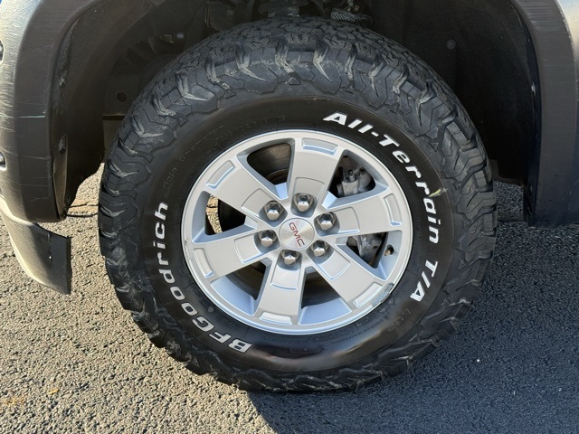 used 2019 GMC Canyon car, priced at $21,555