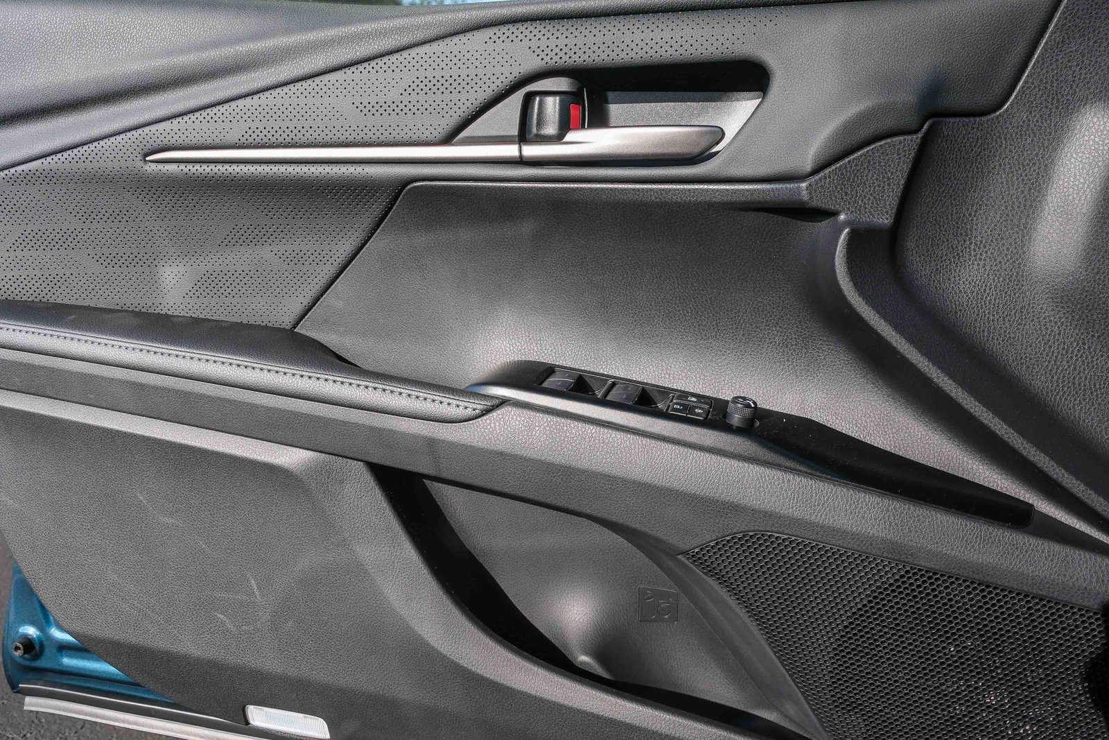 2025 Toyota Camry XSE photo 21