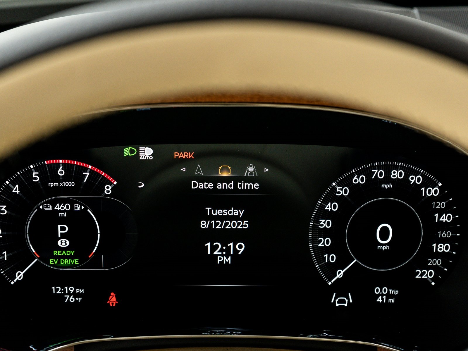2025 Bentley Flying Spur Mulliner photo 12