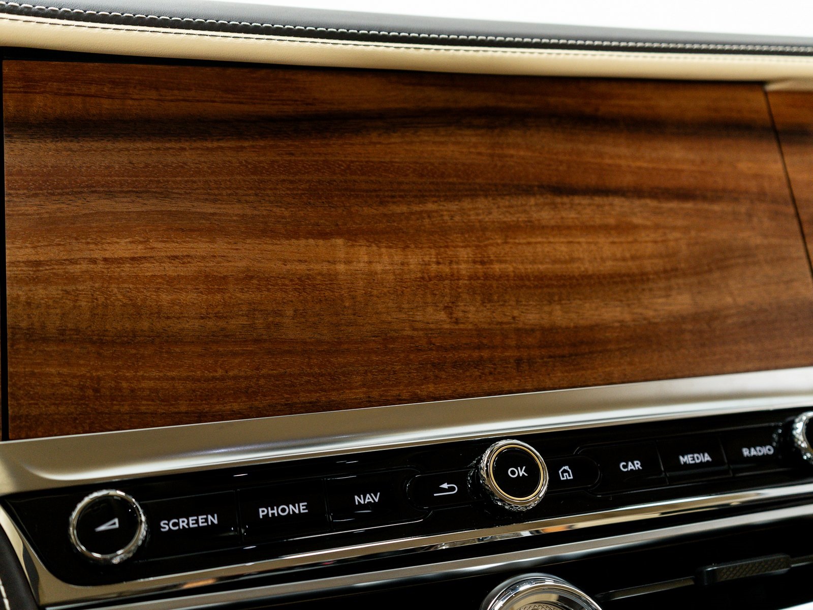 2025 Bentley Flying Spur Mulliner photo 15