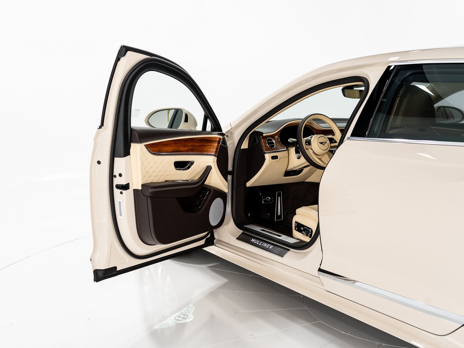2025 Bentley Flying Spur Mulliner photo 24