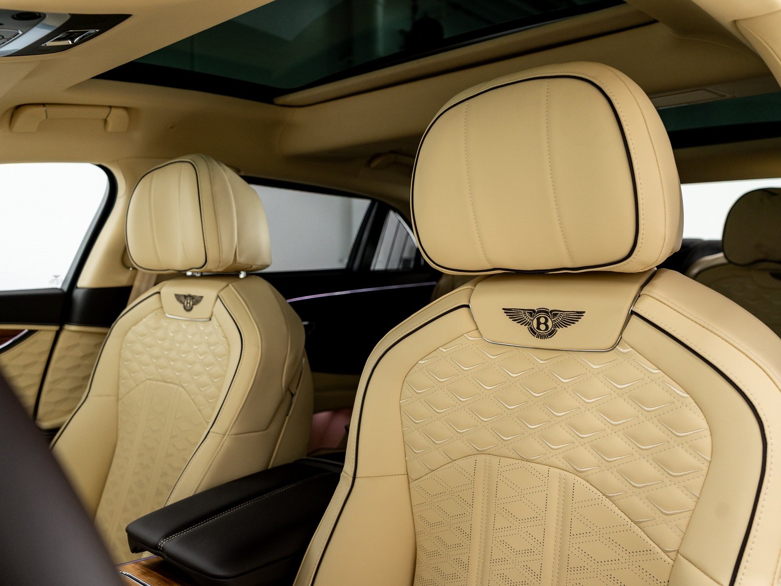 2025 Bentley Flying Spur Mulliner photo 29